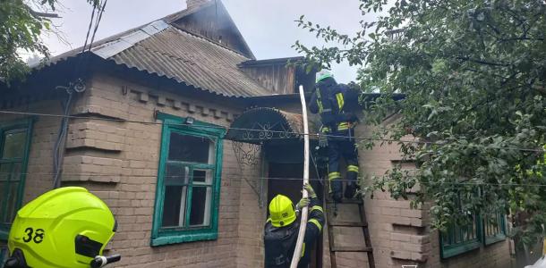 На Днепропетровщине пожарные не дали распространиться возгоранию
