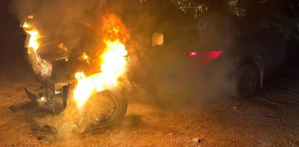 В Днепре в Самарском районе горел автомобиль военного: что известно