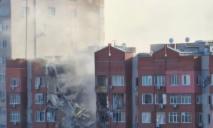 Зруйновані кілька поверхів: у Дніпрі через ракетну атаку пошкоджена багатоповерхівка