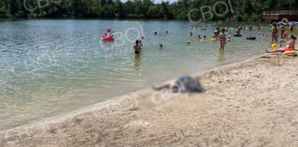 В Днепропетровской области женщина умерла на пляже: посетители просто продолжили отдых