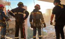 Атака на багатоповерхівку Дніпра: рятувальники виконали 50% робіт