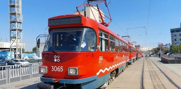 В Днепре 5-й трамвай снова поехал после ракетного удара