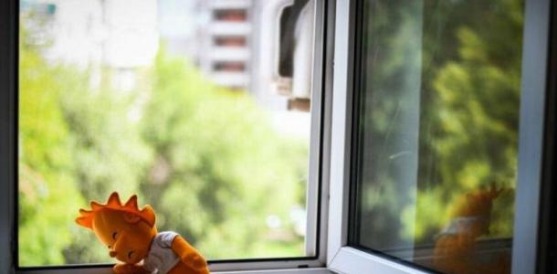 На Днепропетровщине из окна выпал 5-летний ребенок