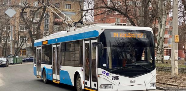 В Днепре изменят схему движения все троллейбусы, которые едут через Соборную площадь