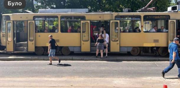 В Днепре на Соборной площади на остановках трамваев появятся «венские платформы»: для чего они нужны