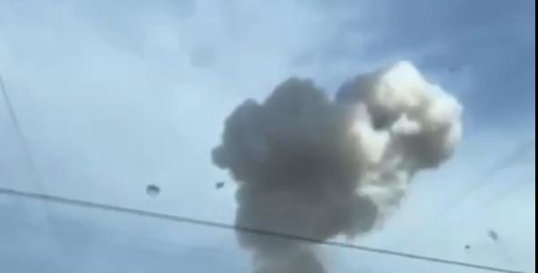 Атака на Днепр: мощные взрывы попали на видео