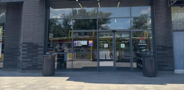 В Днепре уже работает супермаркет АТБ, поврежденный во время обстрела 1 июля (ФОТО)