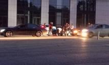 Куча людей и полиции: в Днепре посреди дороги на Набережной Победы произошла стрельба