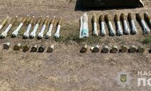 Дымовые шашки, взрывные устройства и тысячи патронов: на Днепропетровщине у мужчины обнаружили арсенал боеприпасов
