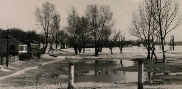 Как жилмассив Солнечный в Днепре выглядел более 50 лет назад: маленькие домики, река и «сталинки»
